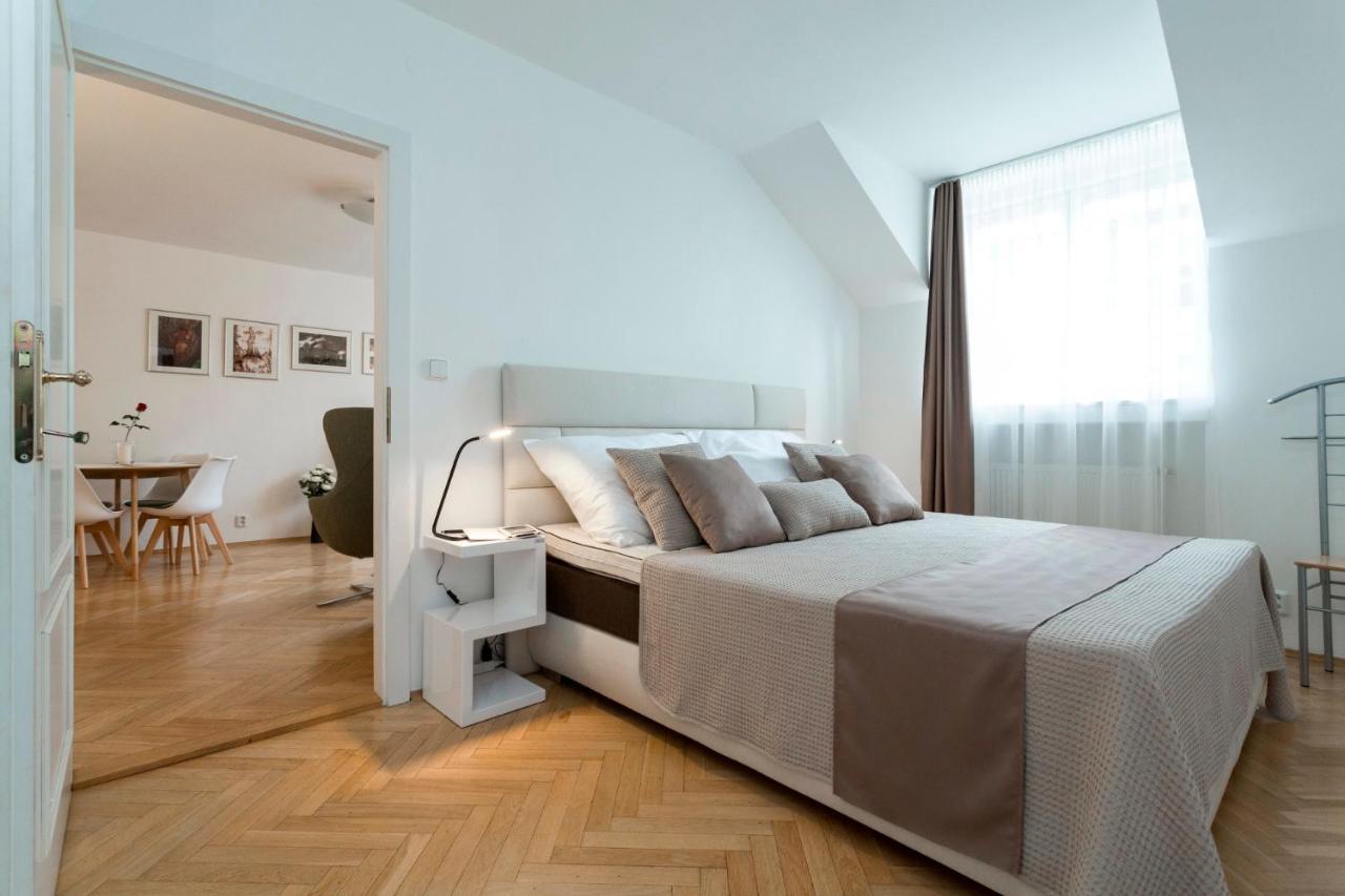 Days - Modern - New Town Apartamento *