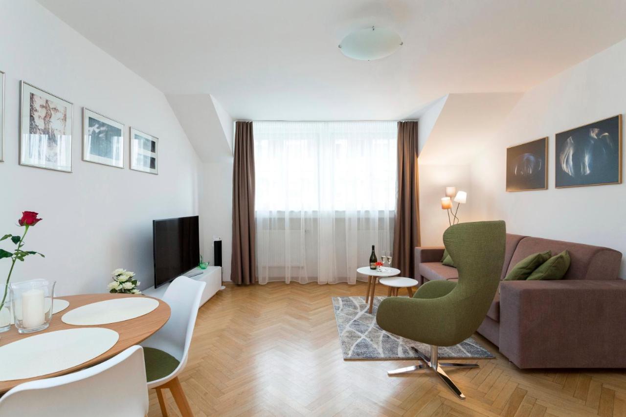 Days - Modern - New Town Praga