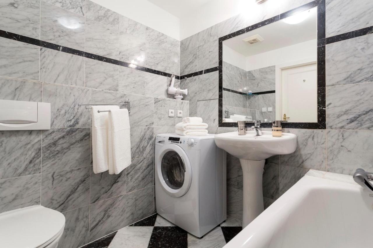 Days - Modern - New Town Apartamento Praga
